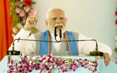 PM MODI ने सिवान में भरी हुंकार ! कहा- पंजा-लालटेन के साये से निकलता बिहार