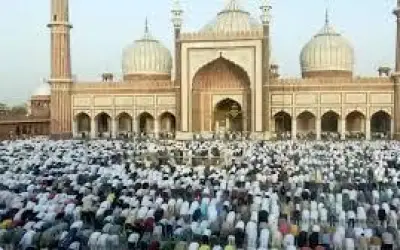 सियासत के बीच धूम धाम से मनाई गई  बकरीद