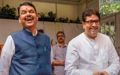 ठाकरे बंधुओं के गठबंधन की अटकलों के बीच राज ठाकरे से सीएम फडणवीस की मुलाकात