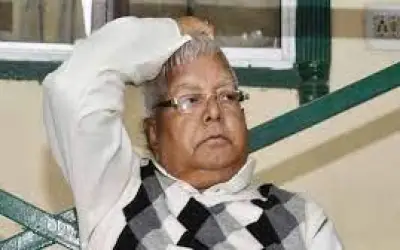 लालू यादव को अनुसूचित जाति आयोग का नोटिस, अंबेडकर की तस्वीर से जुड़ा वीडियो बना विवाद का कारण