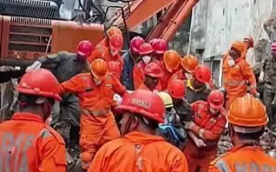 भिवंडी में 4 मंजिला इमारत ढही  5 से ज्यादा की मौत, रेस्क्यू ऑपरेशन लगातार जारी