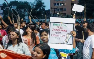 झारखंड पेपर लीक के खिलाफ छात्रों का बड़ा आंदोलन, जंतर मंतर पर भूख हड़ताल शुरू