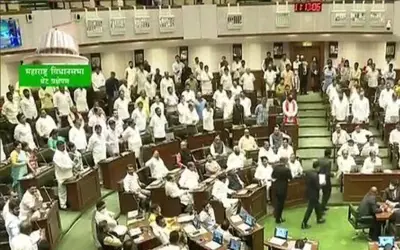 वंदे मातरम को लेकर अबू आसिम आजमी के बयान पर विधानसभा में हंगामा।