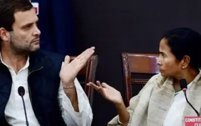 कांग्रेस को छोड़ पश्चिम बंगाल में अकेली लोकसभा चुनाव लड़ेंगी ममता बनर्जी