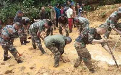 मणिपुर में आर्मी कैंप धंसने से 30-40 से ज्यादा जवान मिट्टी में दबे, अब तक छह लाशें निकाली गईं