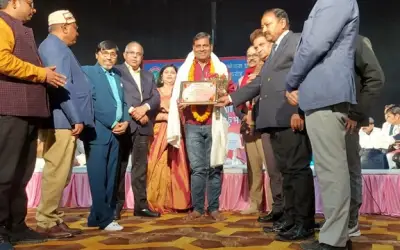 कवि मनोज भावुक को मिला कैलाश गौतम काव्यकुंभ लोकभाषा सम्मान-2022