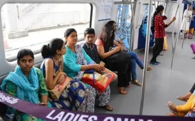 हैदराबाद में मेट्रो में मिर्च स्प्रे ले जा सकती हैं महिलाएं