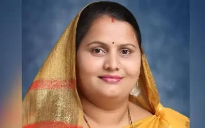 सार्वजनिक समारोह में कांग्रेस विधायक पर चाकू से जानलेवा हमला