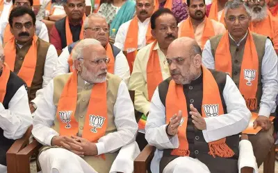 भाजपा ने काटा कई दिग्गजों का टिकट, जानें कौन हैं वे दिग्गज
