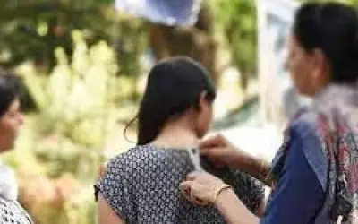 लड़कियों के इनरवियर चेक करने पर मचे बवाल के बाद फिर मिली नीट एग्जाम कीअनुमति