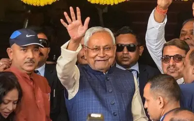 बिहार में खेला करके नीतीश कुमार ने बचा ली अपनी सरकार