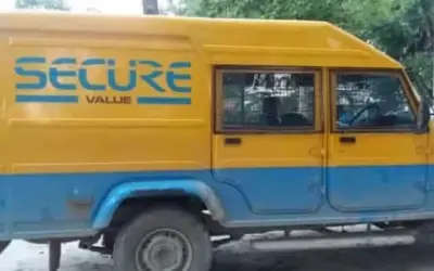 कैश जमा करने निकला वैन चालक डेढ़ करोड़ रुपए लेकर फरार