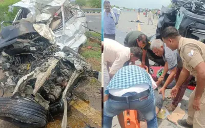 धार्मिक स्थल पर जा रहे श्रद्धालुओं की कार ट्रक में घुसी, चार की मौत