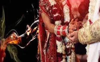 शादी के रिसेप्शन में दूल्हा-दुल्हन पर एसिड अटैक