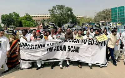 अडानी मुद्दे पर 17 विपक्षी दलों के मार्च को दिल्ली में रोका गया