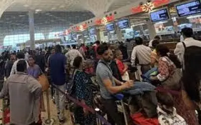 कंप्यूटर सिस्टम क्रैश होने पर मुंबई में एयरपोर्ट पर हड़कंप