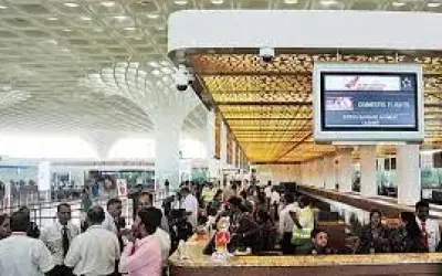 मुंबई एयरपोर्ट को मिली बम से उड़ाने की धमकी