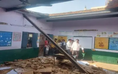 अलीगढ़ में प्राइमरी स्कूल की छत गिरने से 15 बच्चे घायल, 5 की हालत नाजुक