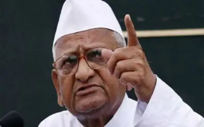 नक्सलवाद को गोली की जगह बातचीत से सुलझाया जा सकता है - अन्ना हजारे