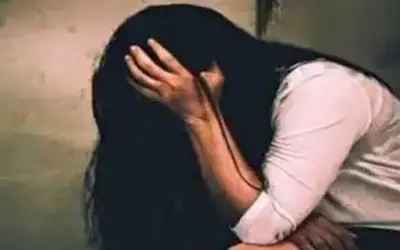 तीन बच्चे पैदा करने के बाद प्रेमी पर लगाया यौन शोषण का आरोप