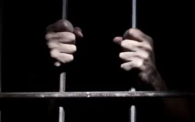 ब्लैकमेल करने के चक्कर में 3 पुलिसकर्मी सहित 15 गिरफ्तार