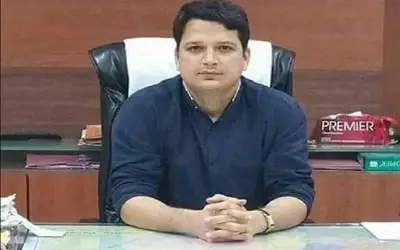 बीड़ के कलेक्टर ने खुद पर ही ठोका जुर्माना