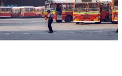 बेस्ट ने सैड़कों बसों को क्यों हटाया ?