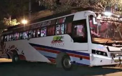 बदमाशों ने यात्रियों से भरी बस को किया गायब