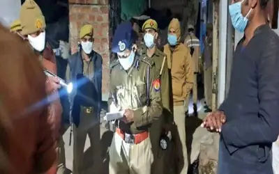 बांदा में सिपाही, उसकी बहन और मां की हत्या