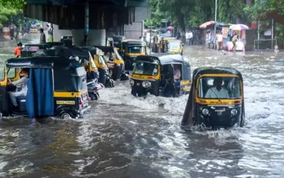 बारिश से मुंबई बेहाल, जानें मौसम का ताजा हाल  