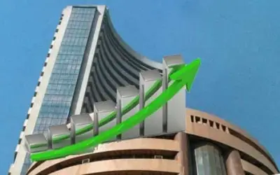 तीन सौ अंक उछला शेयर बाजार का सेंसेक्स