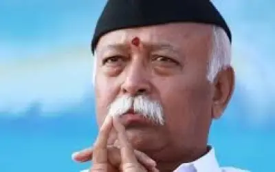 राम मंदिर के शीघ्र निर्माण के लिए भागवत ने की पूजा