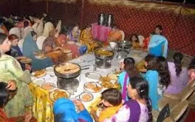 शादी में भोजन के बाद 70 लोग बीमार होकर पहुंचे अस्पताल