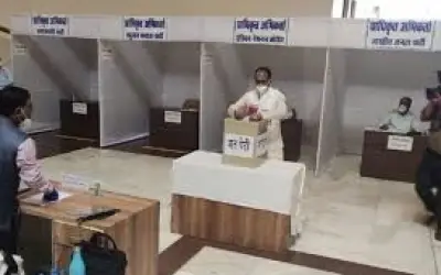 भोपाल में राज्यसभा की तीन सीटों के लिए आज मतदान