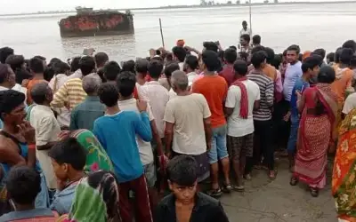 30 लोगों से भरी नाव गंडक में डूबी