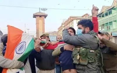 कश्मीर में तिरंगा फहरानेवाले बीजेपी कार्यकर्ता गिरफ्तार