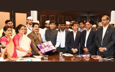 बीएमसी कमिश्नर प्रवीण परदेशी ने किया बीएमसी का बजट पेश