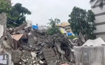 मुंबई के बोरीवली में एक चार मंजिला इमारत गिरी