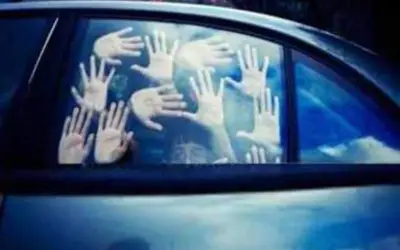 खेल-खेल में गई तीन बच्चियों की कार में जान