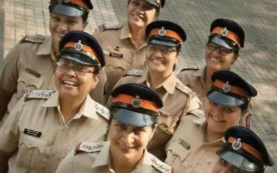 मुंबईकरों की सुरक्षा के लिए  8 महिला पुलिसकर्मियों को जिम्मा