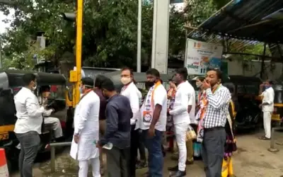मुफ़्त सीएनजी गैस बांटकर मंत्री ने मनाया बर्थडे