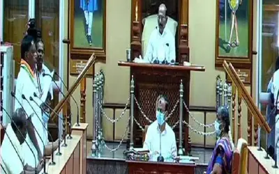 पुदुच्चेरी में कांग्रेस की सरकार गिरी