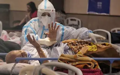 24 घंटे में कोरोना फिर चार लाख के पार
