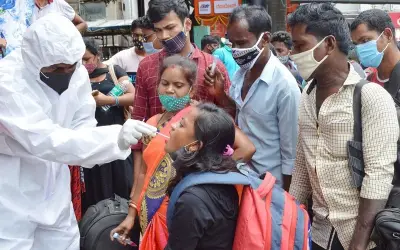 ओमिक्रोन के खतरे के चलते 17 राज्यों में लगीं  पाबंदियां