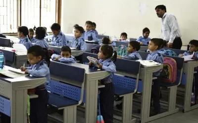 बकाया फीस के बाद भी मिलेगा लिविंग सर्टिफिकेट