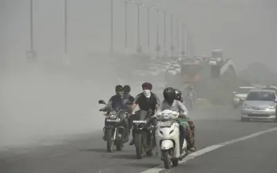 दिल्ली में प्रदूषण पर आप और बीजेपी में सियासत शुरू