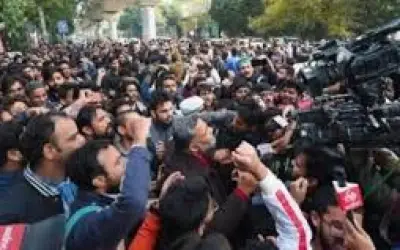 प्रदर्शन से थम गई दिल्ली की रफ्तार