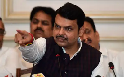 मुर्दों की खोपड़ी पर मक्खन लगाकर खाने वाले का कभी नहीं होता उद्धार - फडणवीस