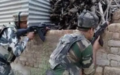 जम्मू कश्मीर के कुलगाम में दो आतंकी ढेर