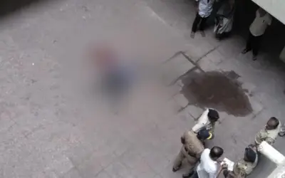सेक्सुअल अफेंस के आरोपी ने कोर्ट से कूदकर जान दी